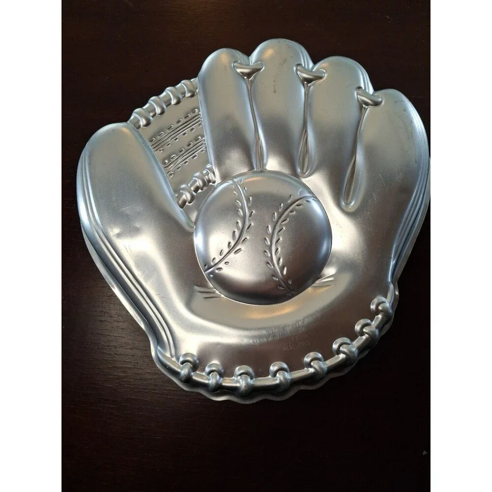 Vintage 1987 Wilton Baseball Glove Cake Pan #2105-1234 Sports Aluminum Mold